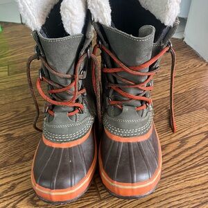 Kids size 4 or Women’s size 6: Waterproof Winter Boots - Brown and Orange